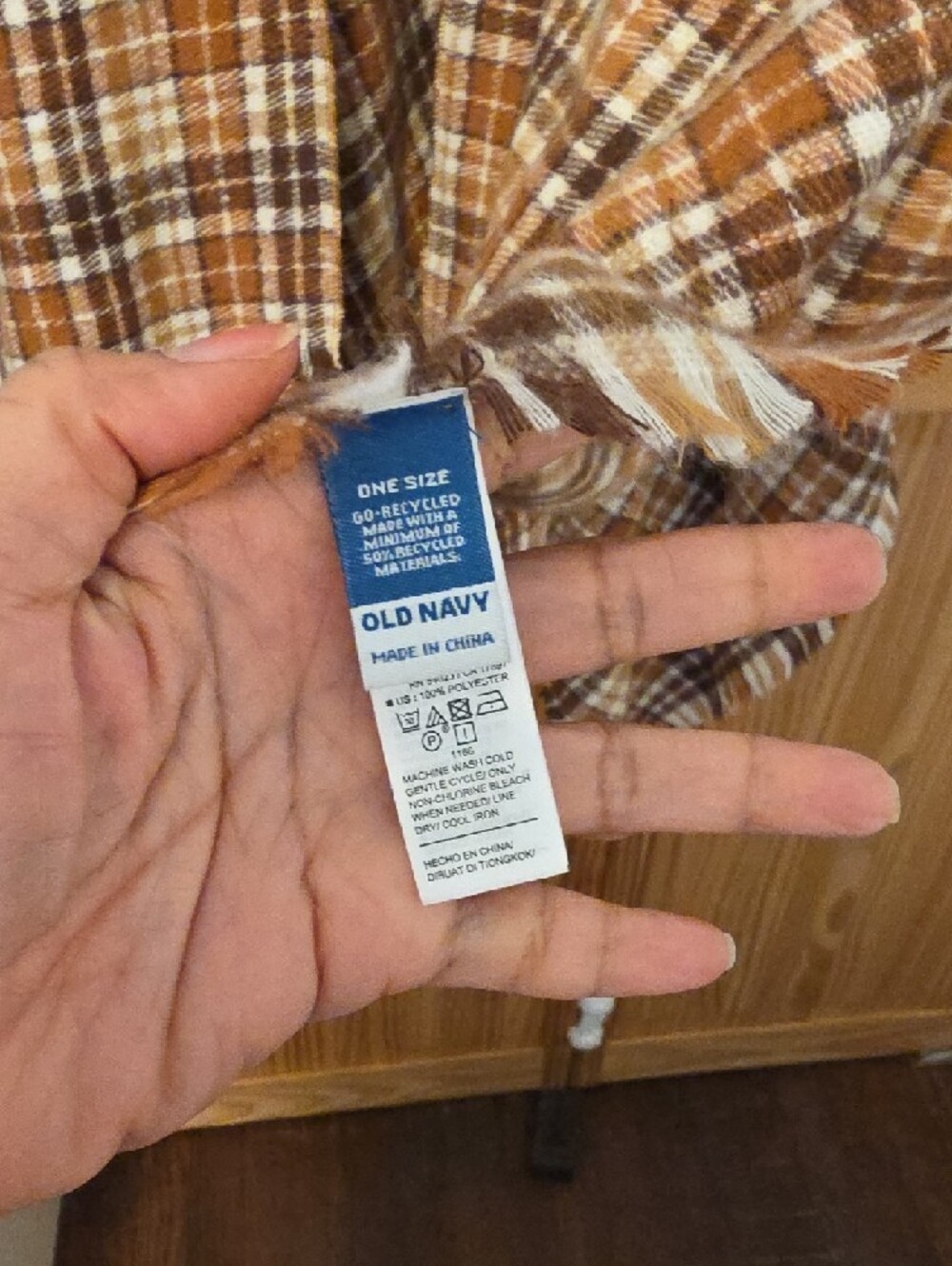 Old Navy Plaid Scarf in Brown and Cream - Picture 2 of 3